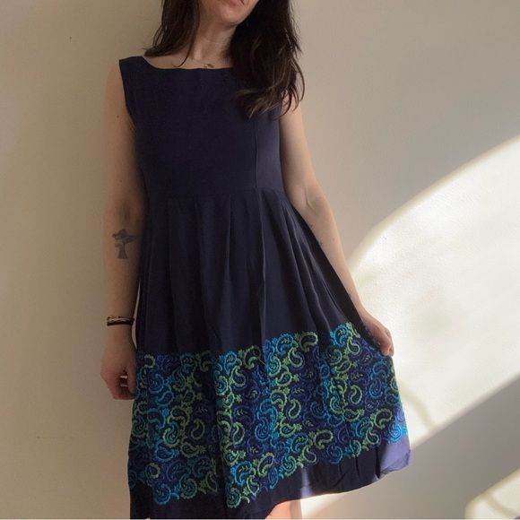 Vintage Navy Blue and Green Embroidered Linen Dress - Picture 2 of 13